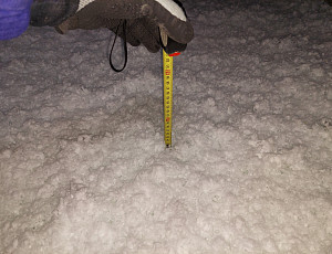 Zateplení stropu obecního domu pomocí foukané izolace